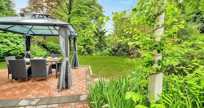 Stylish Stay in City’s Best Spot- The Perfect Stay