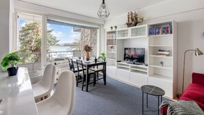 Living area - City Meets Sea - Waterfront Stay Helsinki Center (Helsinki)