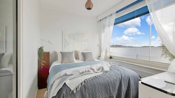 1 bedroom, iron/ironing board, travel cot, WiFi