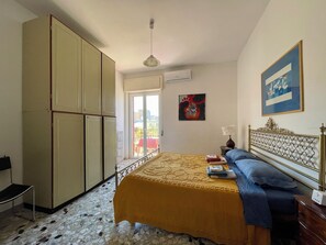 1 bedroom, desk, iron/ironing board, WiFi
