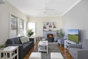 Smart-tv och eldstad