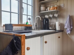 Interior - Bracken Hut at Copy House Hideaway (Earby)