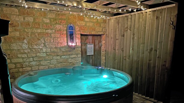 Spa - 1 bedroom accommodation in Stroud (Stroud)