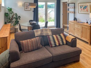 TV, fireplace - 1 bedroom accommodation in Stroud (Stroud)
