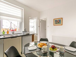 Dining - 3 bedroom accommodation in Skipton (Skipton)