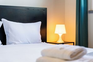 1 habitación, tabla de planchar con plancha y acceso a internet 