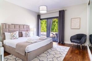 3 bedrooms, iron/ironing board, internet, bed sheets