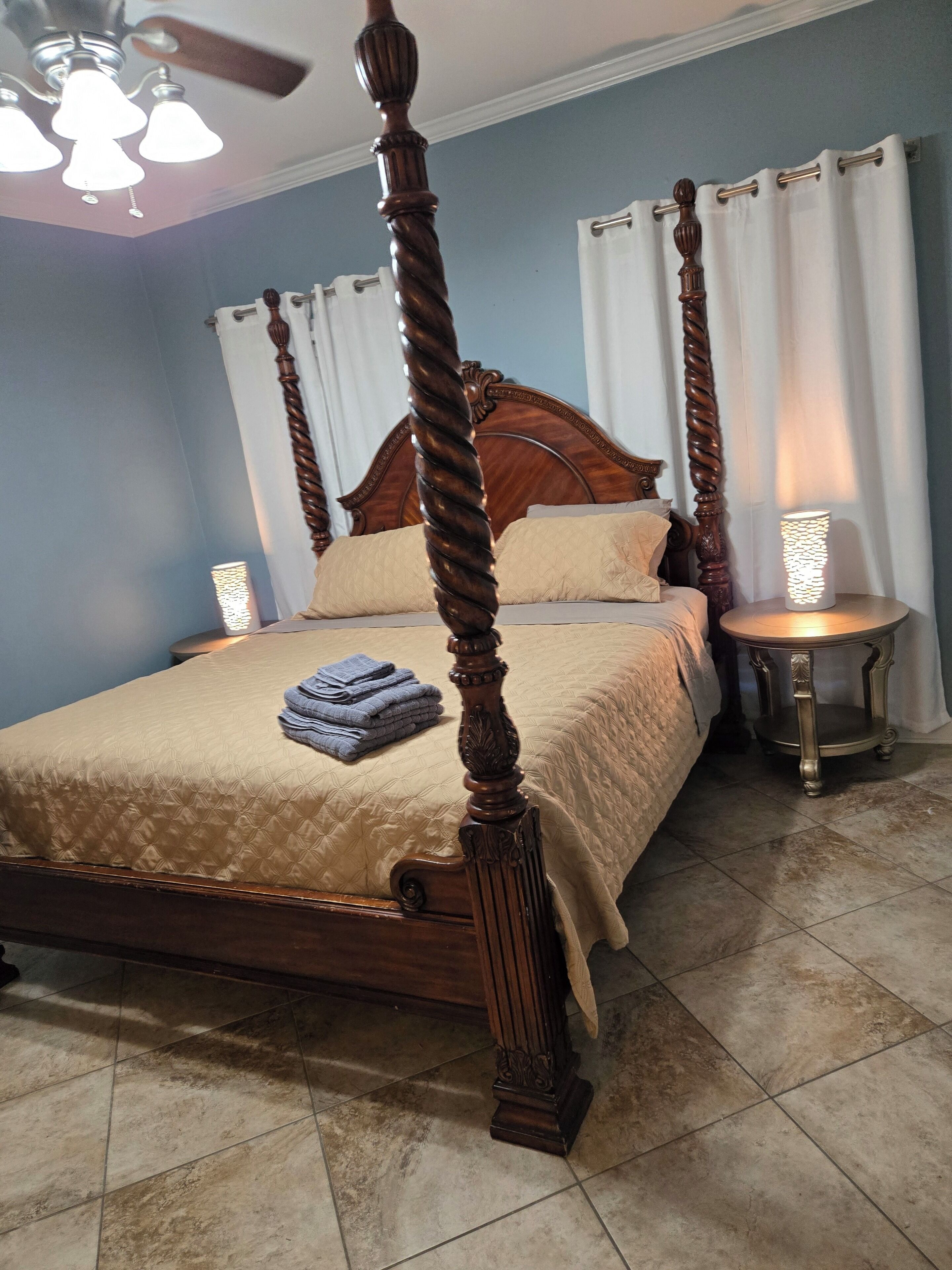 3 habitaciones, tabla de planchar con plancha y wifi gratis 