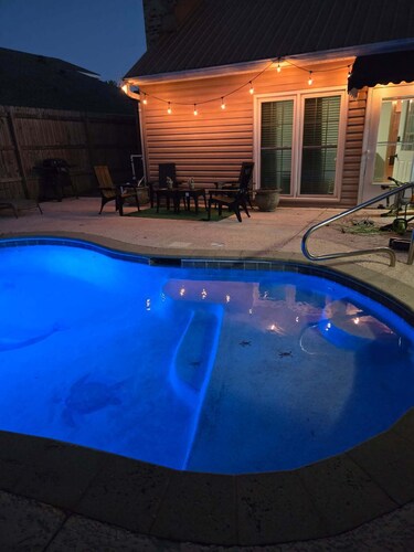 The University of South Alabama Poolside Getaway🇺🇲Veteran Own ⚓️