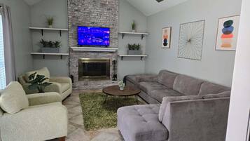 Smart TV, fireplace