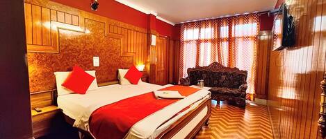 Soundproofing, free WiFi, bed sheets