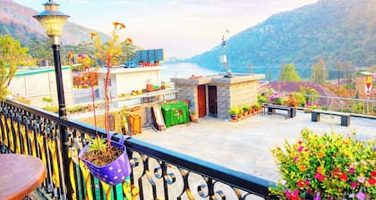 Hotel Deluxe Ankur Lake View Mall Road Nainital Near Naina Devi Temple