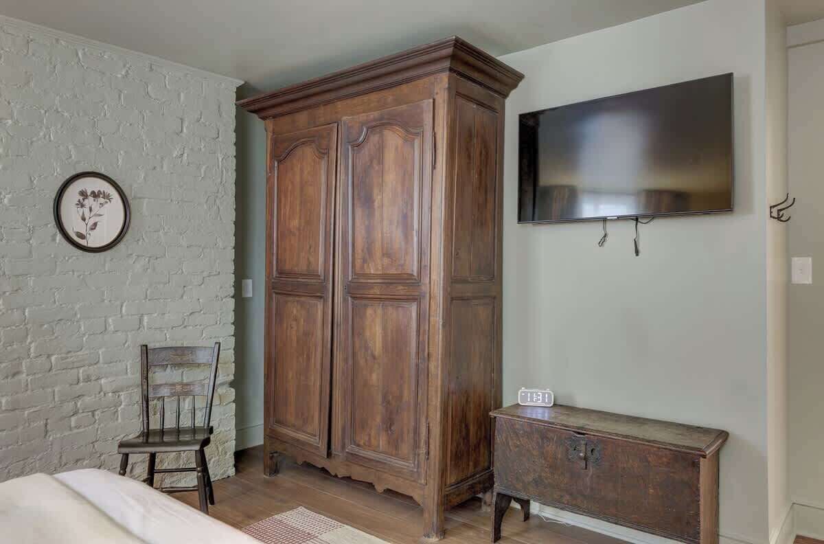 1 bedroom, desk, iron/ironing board, free WiFi