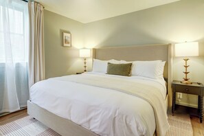 1 chambre, bureau, fer et planche à repasser, accès au Wi-Fi (inclus)