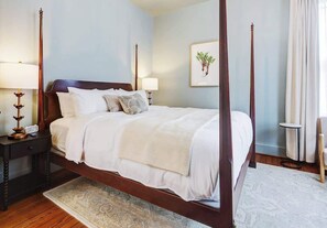 1 habitación, escritorio, tabla de planchar con plancha y wifi gratis 