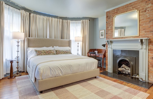 1 slaapkamer, een bureau, een strijkplank/strijkijzer, gratis wifi