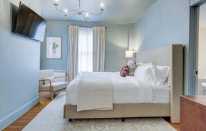 1 habitación, tabla de planchar con plancha, wifi gratis y ropa de cama 