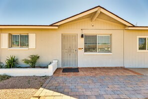 Exterior - 3 Mi to Dtwn Mesa: Home w/ Fenced Backyard! (Mesa)