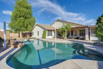 Gilbert Vacation Rental | 4BR | 2BA | 2,470 Sq Ft | 1 Minor Step to Enter