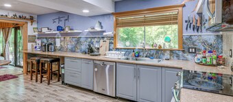 The Woodlands: Corner Casa in the Tall Trees!