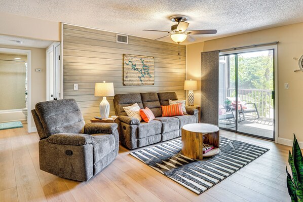 Televisión y chimenea 