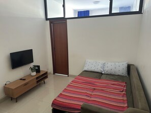 1 chambre, fer et planche à repasser, Wi-Fi, draps fournis