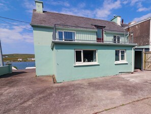 Exterior detail - O'CONNELL'S&NBSP;LODGE, pet friendly in Portmagee, County Kerry (Portmagee)