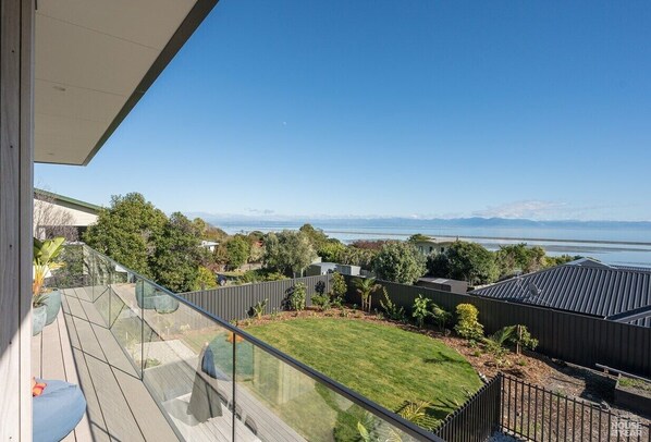 Terrace/patio - Modern Family home with Views, Sunsets and Space in Atawhai. 8 mins to Nelson. (Nelson)