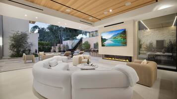 Luxury Villa, Multiple Beds, Pool Access, Pool View (Hutton Villa) | Lobby