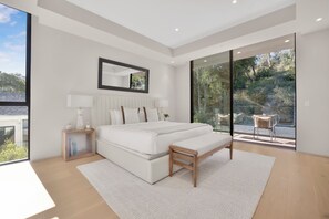 Vila superluxo, várias camas, acesso à piscina, vista para a piscina (Hutton Villa) | 3 quartos, individualmente decorados, individualmente mobiliados