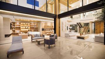 Luxury Villa, Multiple Beds, Pool Access, Pool View (Hutton Villa) | Lobby