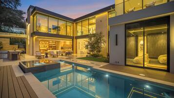 Outdoor pool, pool loungers