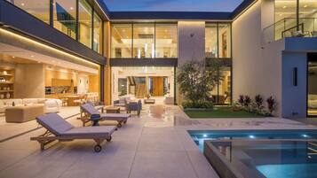 Outdoor pool, sun loungers