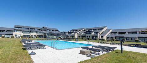 Een verwarmd zwembad