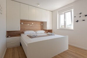 3 chambres, fer et planche à repasser, Wi-Fi gratuit