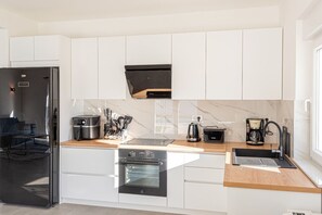 Kühlschrank, Ofen, Herdplatte, Geschirrspüler