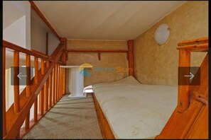 3 bedrooms, iron/ironing board, travel crib, free WiFi