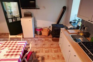 Fridge, microwave, stovetop, toaster