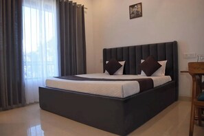 Rom – deluxe, fjellutsikt | Wi-fi (inkludert)