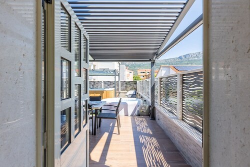 Apartment Merita - Two Bedroom Apartment with Balcony
