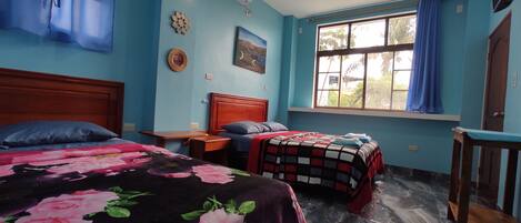 2 chambres, bureau, fer et planche à repasser, Wi-Fi gratuit