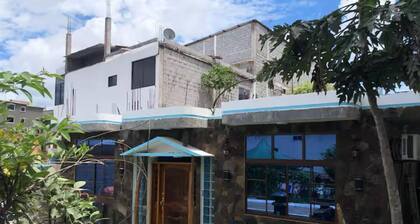 2 Bedrooms House w/ AC & Wi-Fi & TV - For 5 Guest - 2 min from the beach!