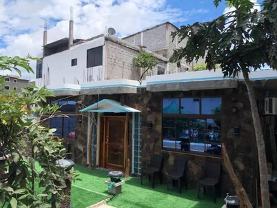 2 Bedrooms House w/ AC & Wi-Fi & TV - For 5 Guest - 2 min from the beach!