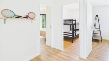 4 bedrooms, free WiFi