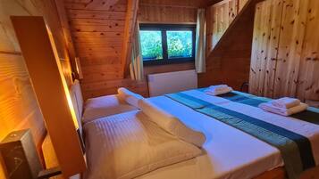 Iron/ironing board, travel crib, free WiFi