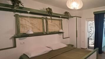 1 bedroom, iron/ironing board, travel cot, free WiFi