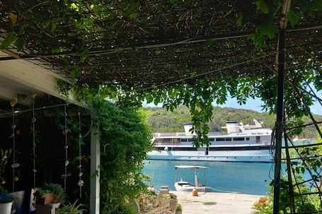 Marina. Guest House Green Corner Supetarska Draga - Double Room With Balcony and Sea View