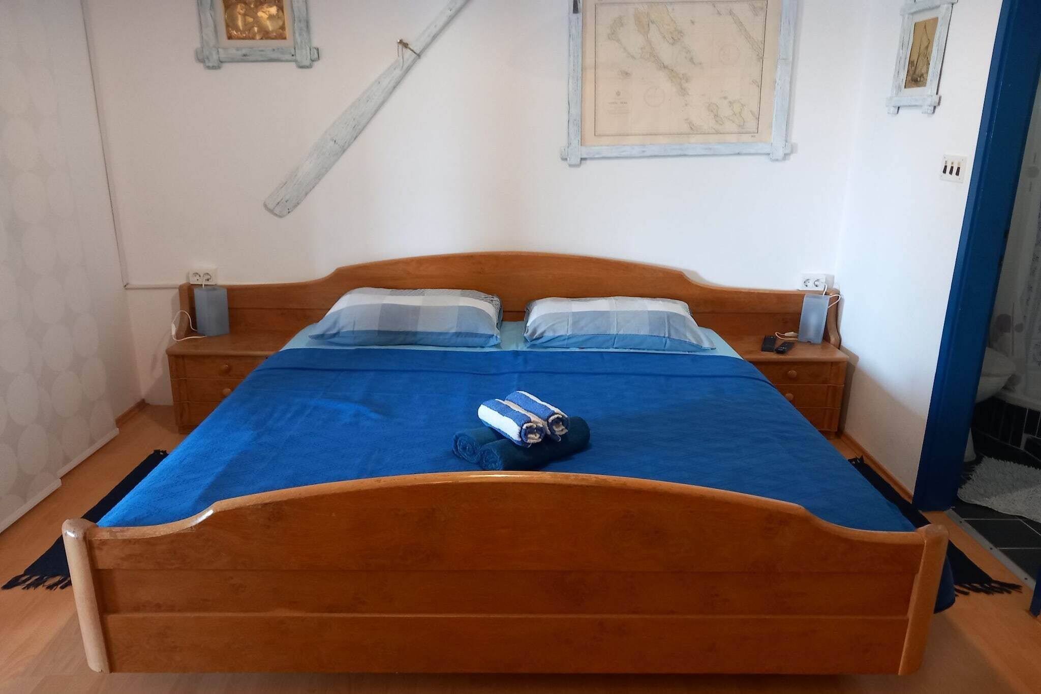 Iron/ironing board, travel crib, free WiFi