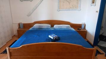 Iron/ironing board, travel crib, free WiFi