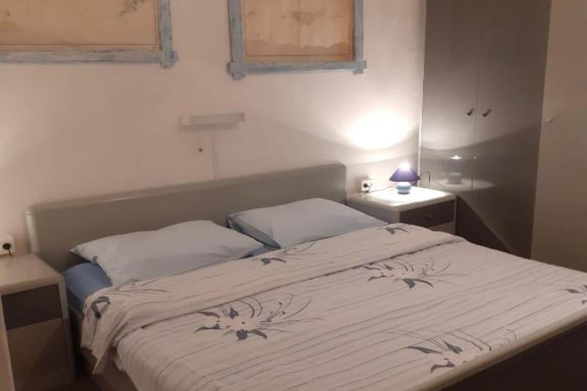 Tabla de planchar con plancha, cuna de viaje y wifi gratis 